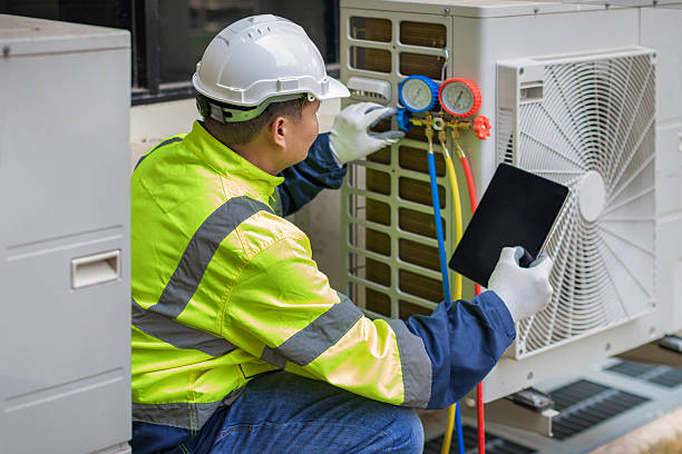 Professional Ac Installation technician working in Aurora, TX